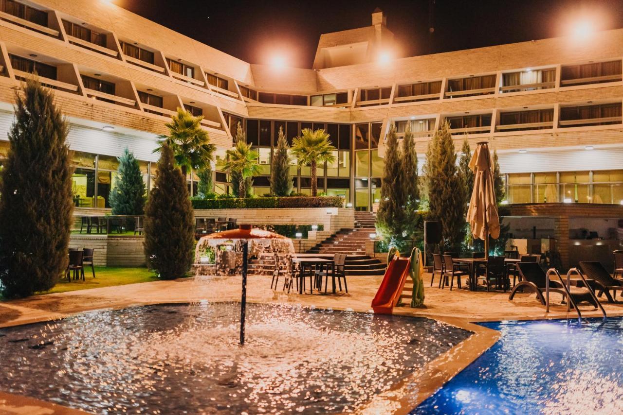 Ashur Hotel Dukhan ภายนอก รูปภาพ