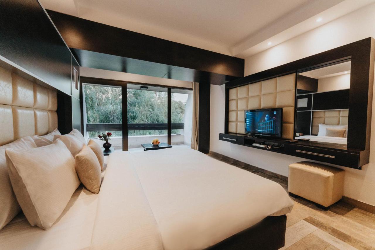 Ashur Hotel Dukhan ภายนอก รูปภาพ
